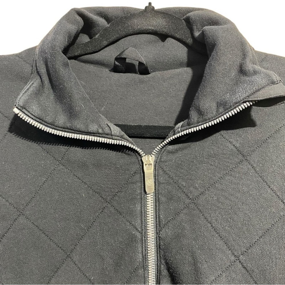 Lululemon black quilted forever warm pullover in excellent condition women's 8 - Picture 8 of 10